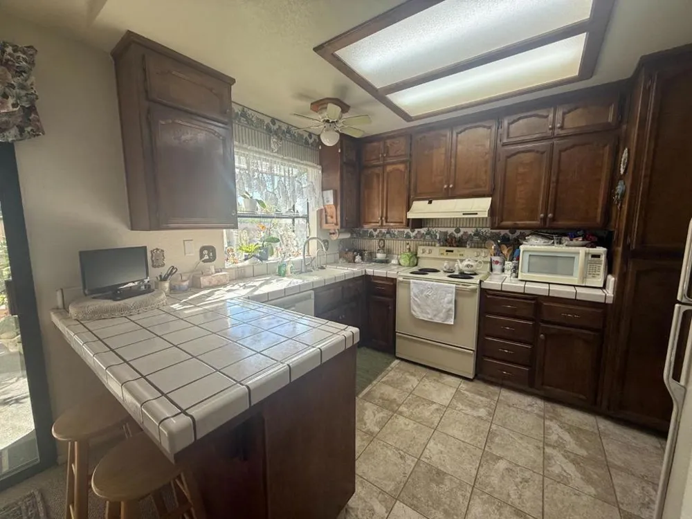 46085 Pine Meadow Drive King City, CA 93930