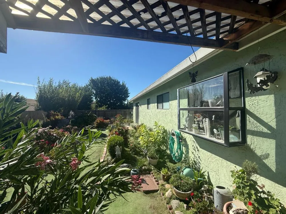 46085 Pine Meadow Drive King City, CA 93930