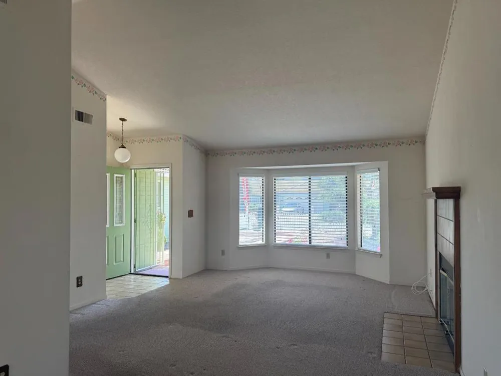 46085 Pine Meadow Drive King City, CA 93930