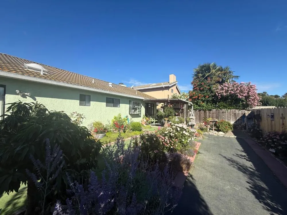 46085 Pine Meadow Drive King City, CA 93930