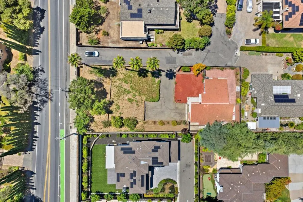 15055 Blossom Hill Road Los Gatos, CA 95032