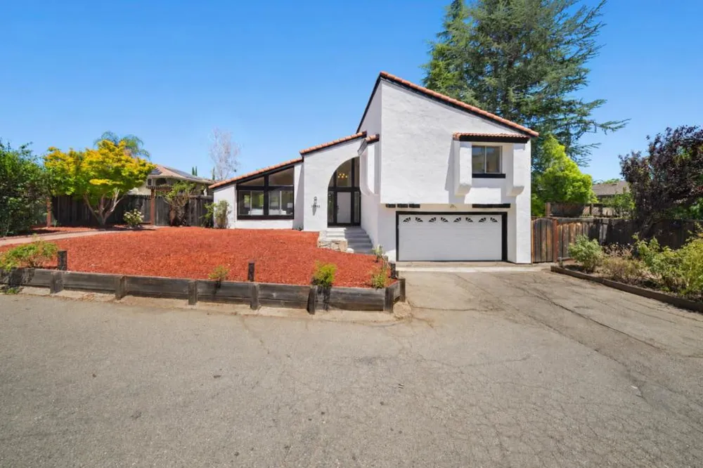 15055 Blossom Hill Road Los Gatos, CA 95032