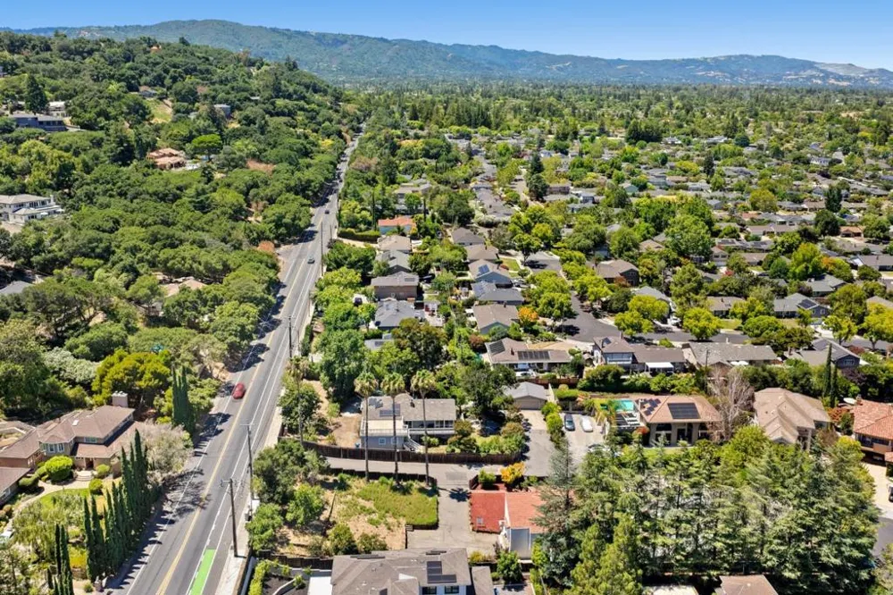 15055 Blossom Hill Road Los Gatos, CA 95032
