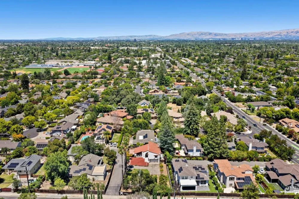 15055 Blossom Hill Road Los Gatos, CA 95032