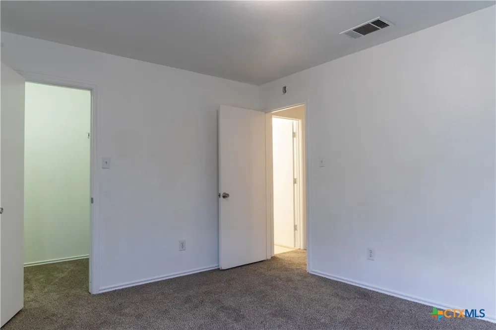 2209 Canvas Back Drive Taylor, TX 76574
