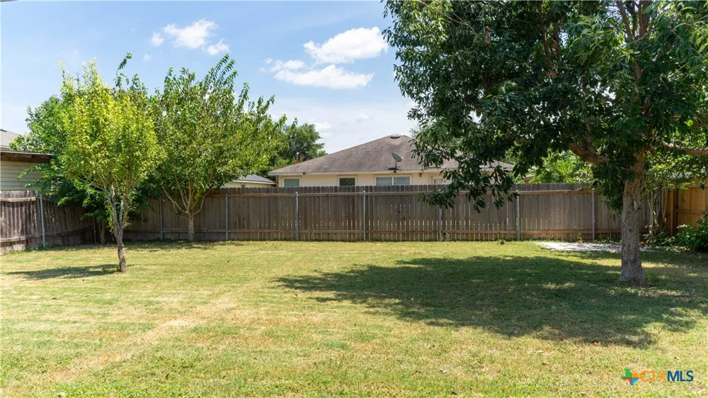 2209 Canvas Back Drive Taylor, TX 76574