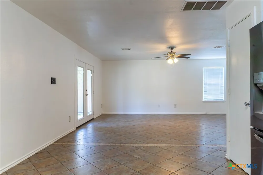 2209 Canvas Back Drive Taylor, TX 76574