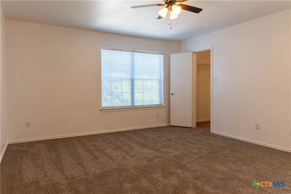 2209 Canvas Back Drive Taylor, TX 76574