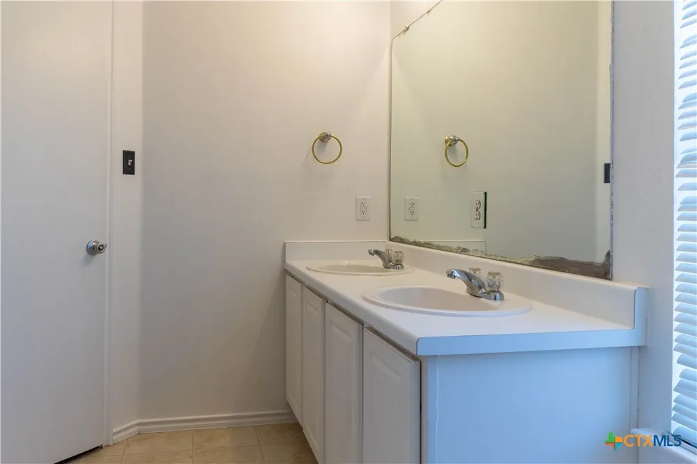 2209 Canvas Back Drive Taylor, TX 76574