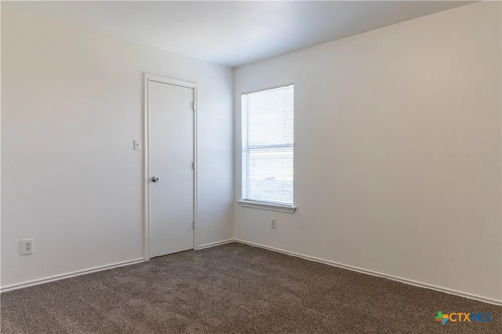 2209 Canvas Back Drive Taylor, TX 76574