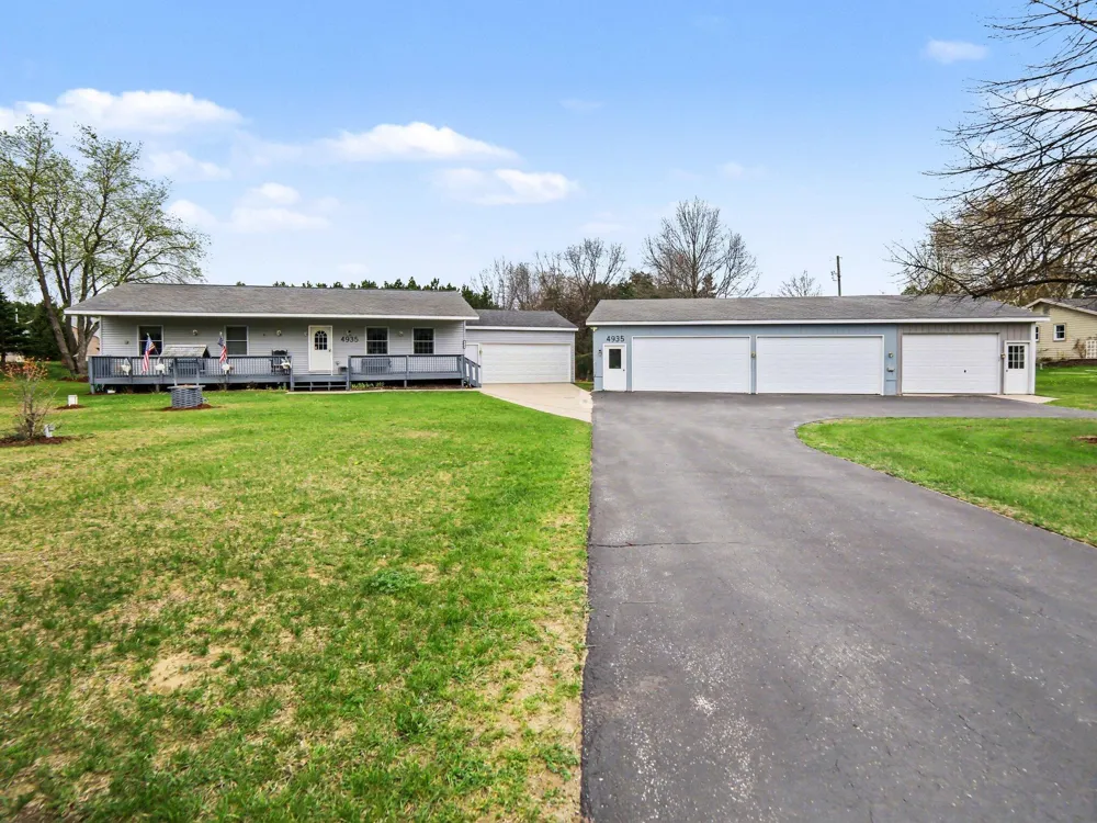4935 W Deren Road Ludington, MI 49431