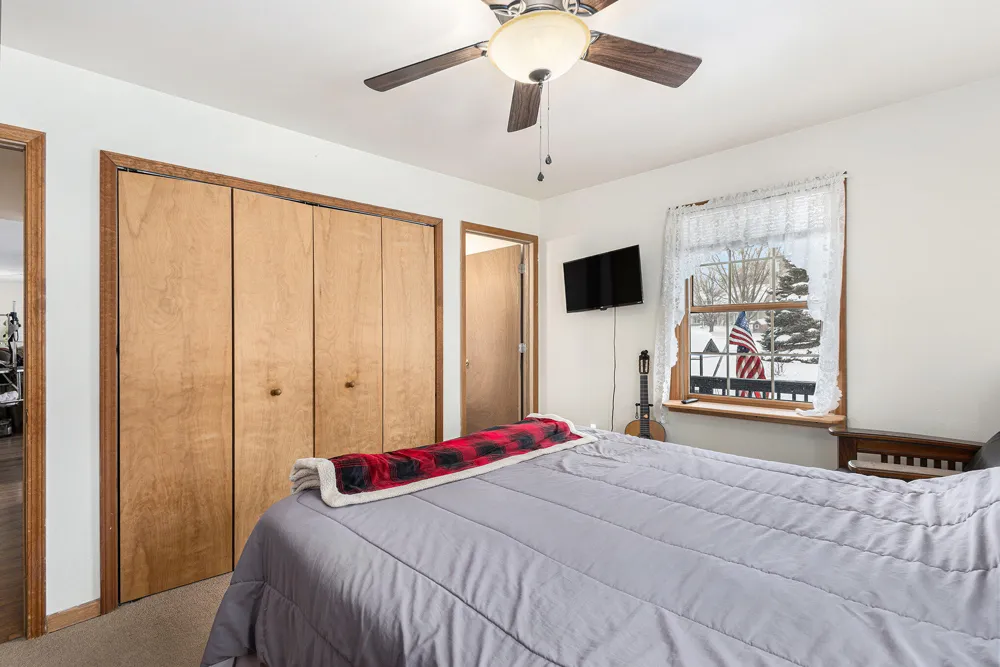 4935 W Deren Road Ludington, MI 49431