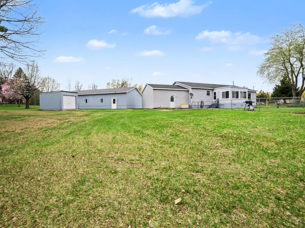 4935 W Deren Road Ludington, MI 49431