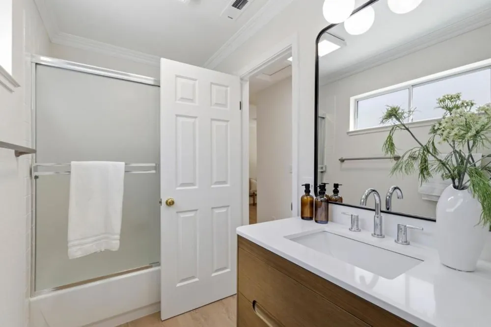 113 Beacon Street Mountain View, CA 94040