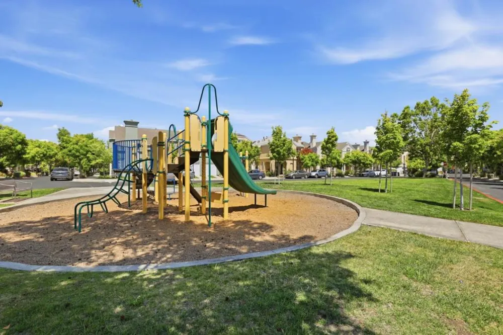 113 Beacon Street Mountain View, CA 94040