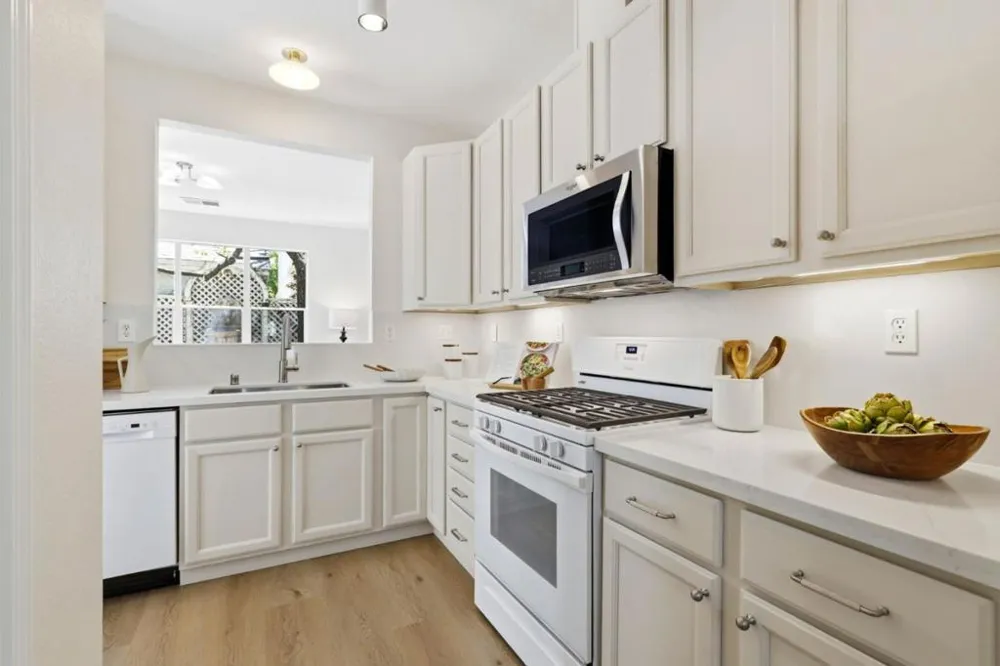 113 Beacon Street Mountain View, CA 94040