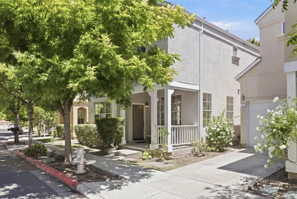 113 Beacon Street Mountain View, CA 94040