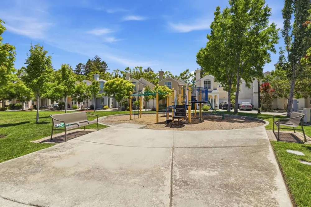 113 Beacon Street Mountain View, CA 94040