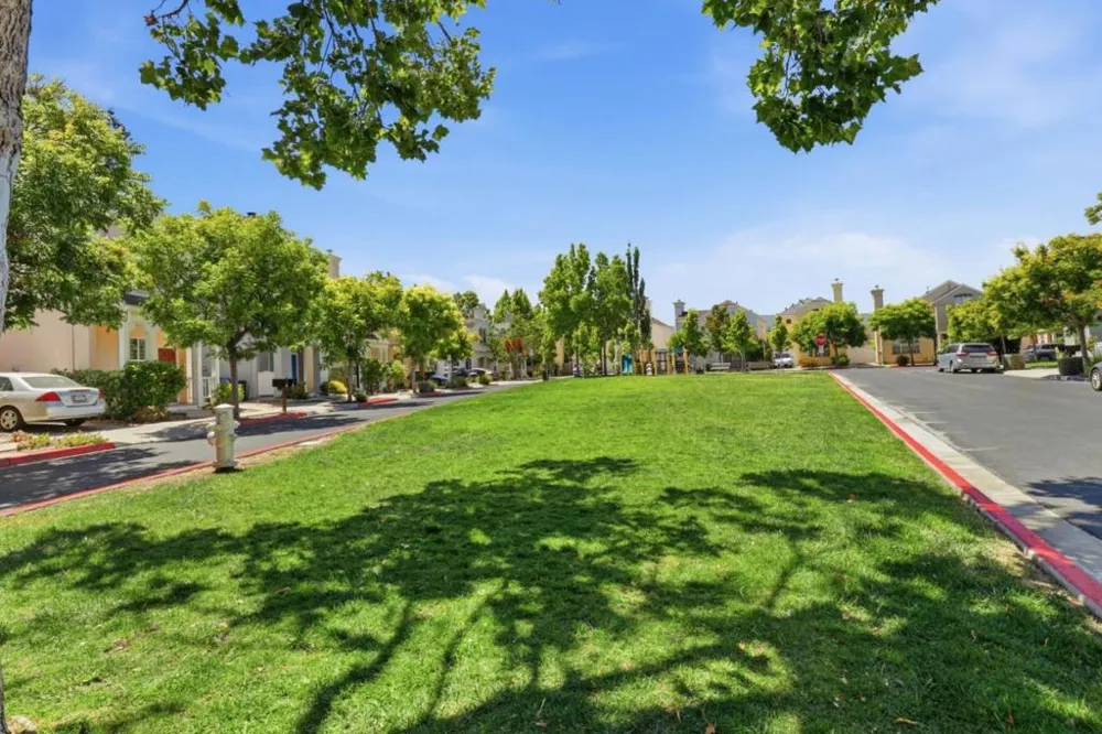 113 Beacon Street Mountain View, CA 94040
