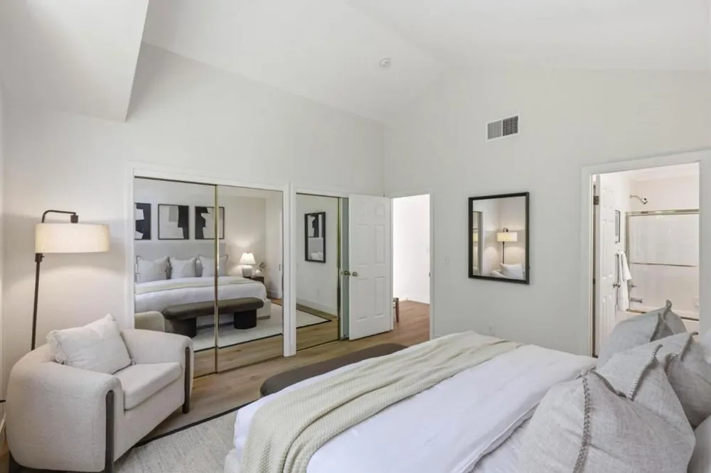 113 Beacon Street Mountain View, CA 94040