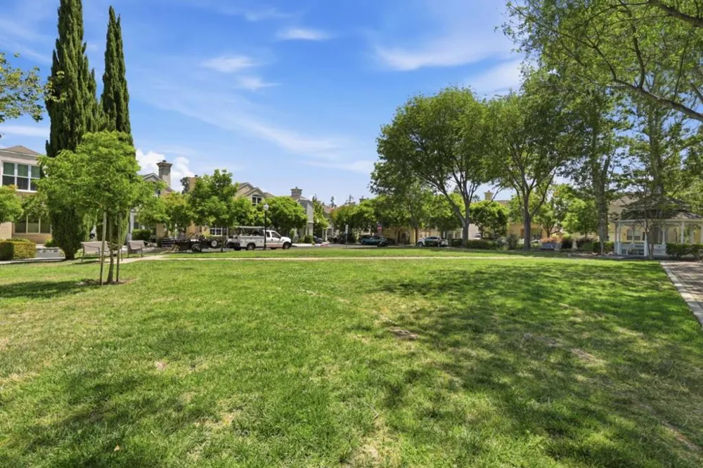 113 Beacon Street Mountain View, CA 94040