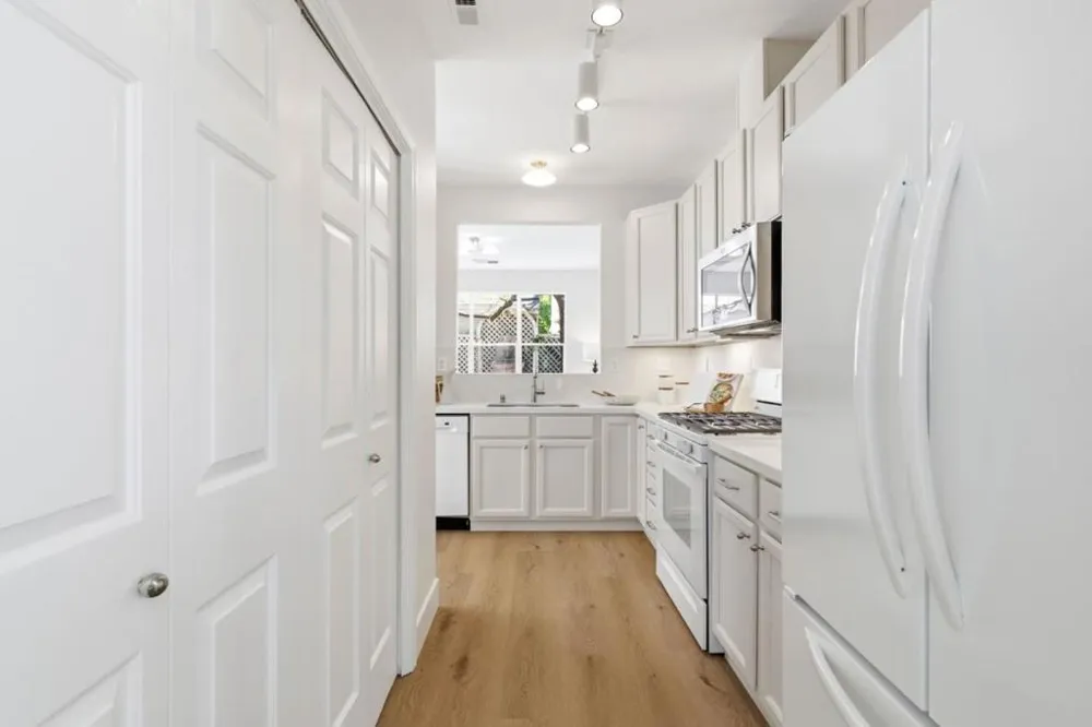 113 Beacon Street Mountain View, CA 94040