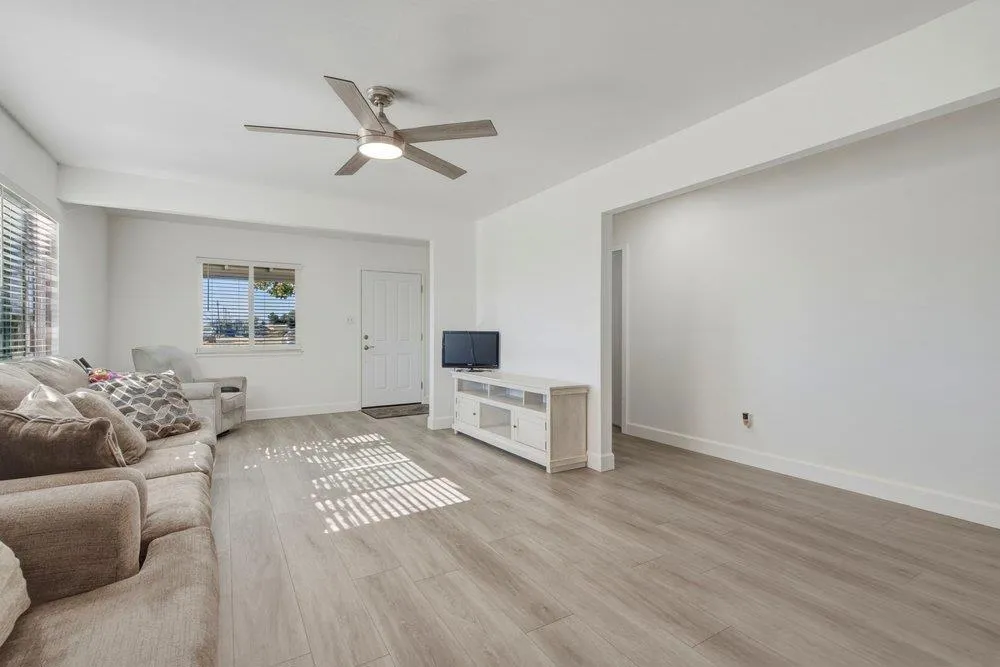 311 Santa Ana Road Hollister, CA 95023