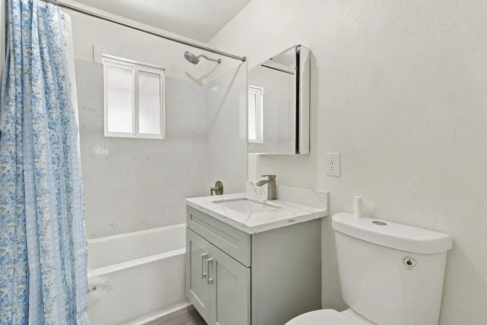 311 Santa Ana Road Hollister, CA 95023