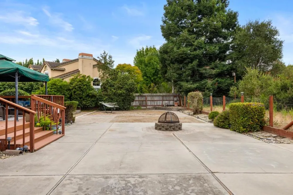 20382 Franciscan Way Salinas, CA 93908