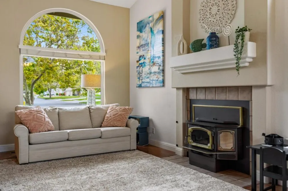 20382 Franciscan Way Salinas, CA 93908