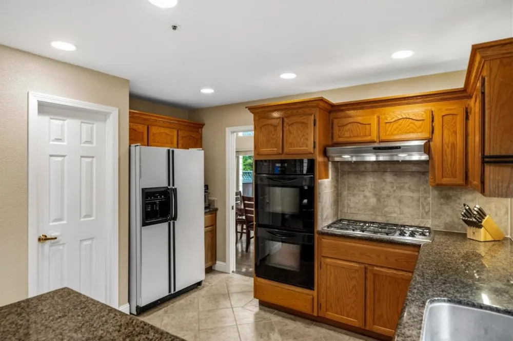 20382 Franciscan Way Salinas, CA 93908