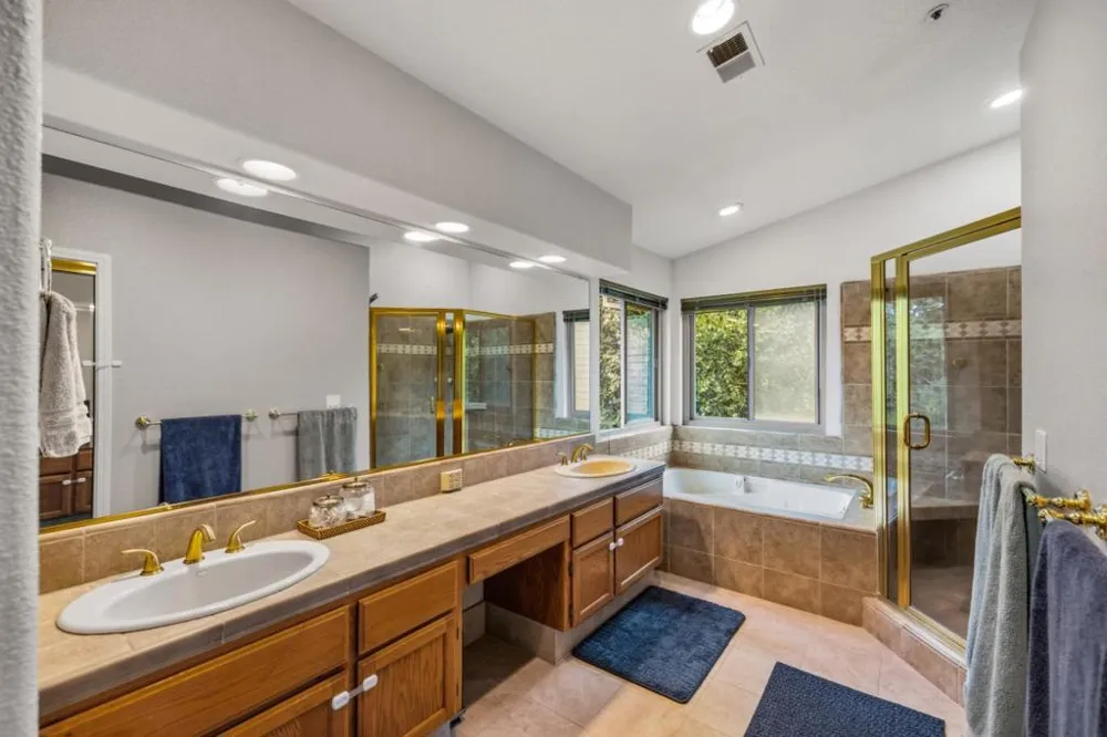 20382 Franciscan Way Salinas, CA 93908