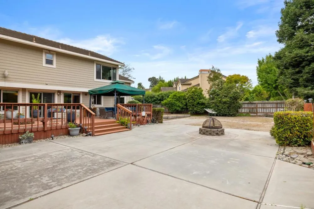 20382 Franciscan Way Salinas, CA 93908
