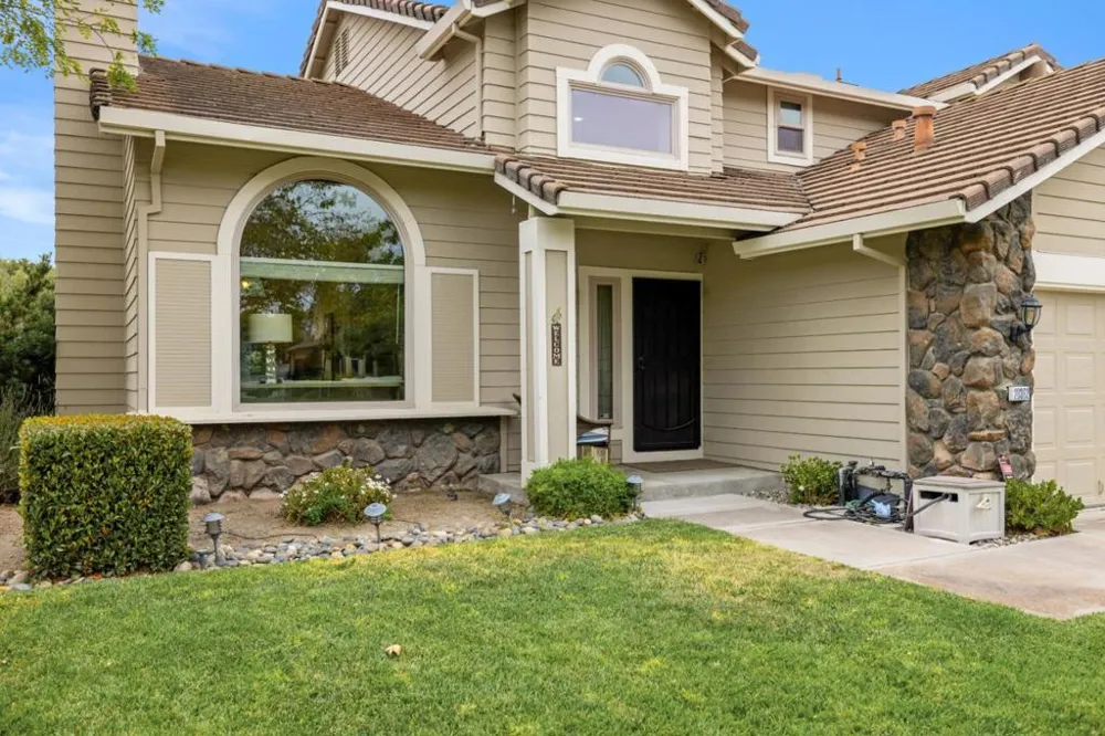 20382 Franciscan Way Salinas, CA 93908