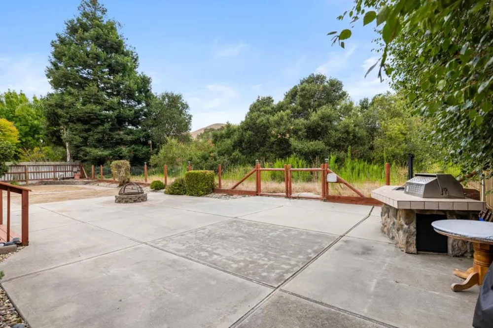 20382 Franciscan Way Salinas, CA 93908
