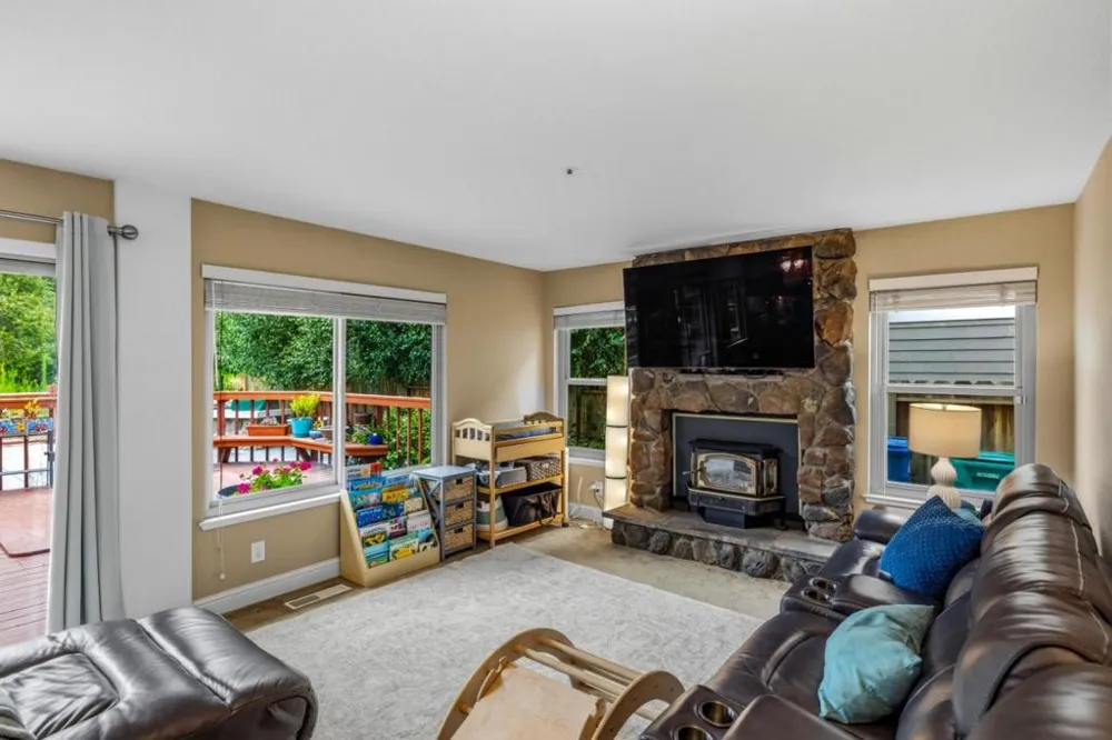 20382 Franciscan Way Salinas, CA 93908