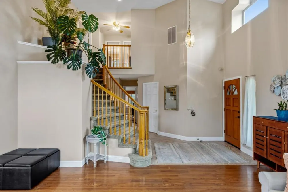 20382 Franciscan Way Salinas, CA 93908