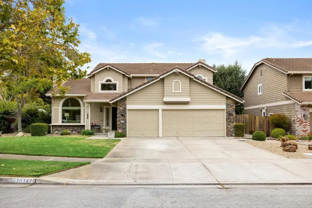20382 Franciscan Way Salinas, CA 93908
