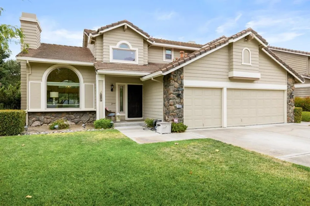 20382 Franciscan Way Salinas, CA 93908
