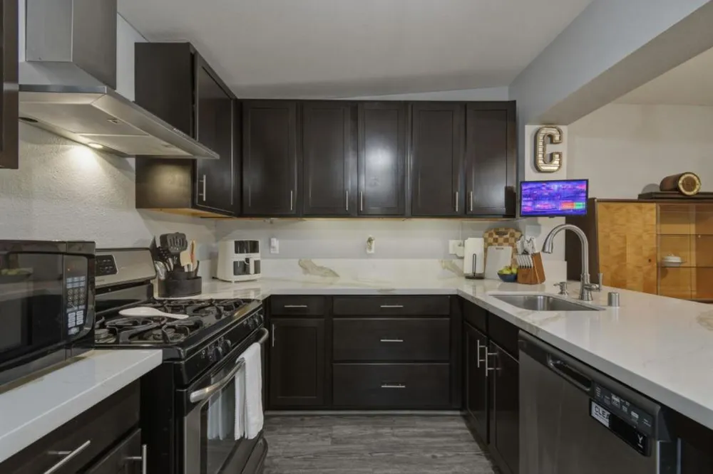 16640 Los Banos Street San Leandro, CA 94578