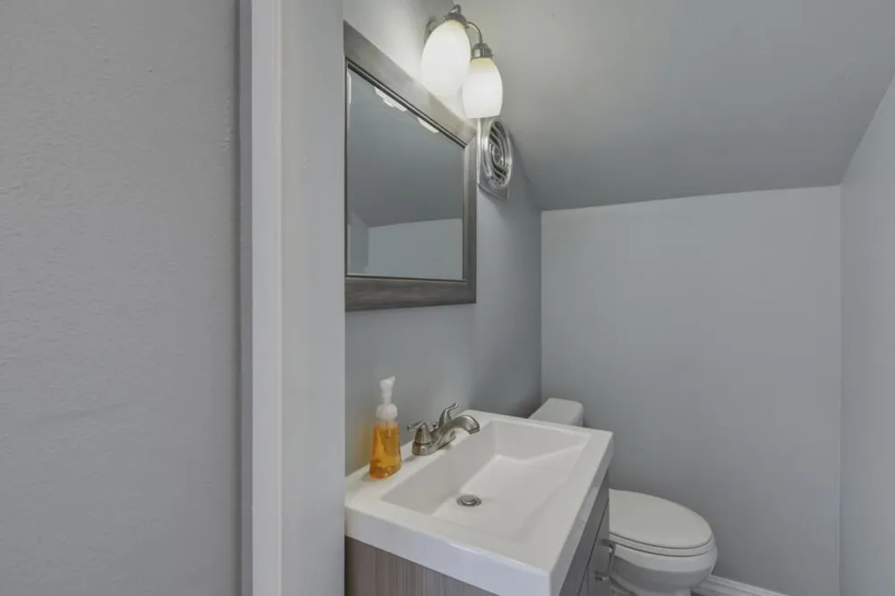 16640 Los Banos Street San Leandro, CA 94578