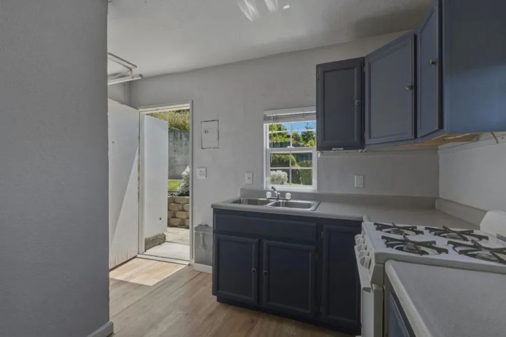 16640 Los Banos Street San Leandro, CA 94578