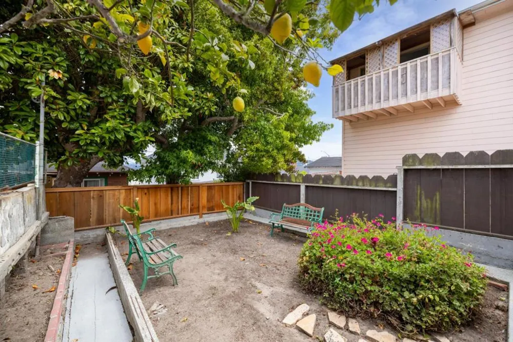 833 Hellam Street Monterey, CA 93940