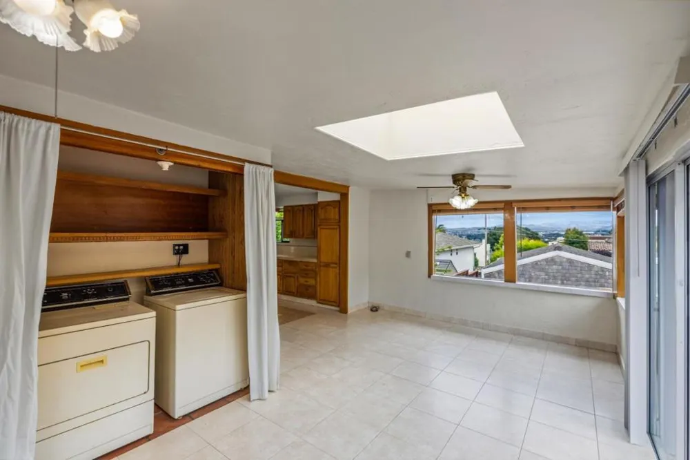 833 Hellam Street Monterey, CA 93940