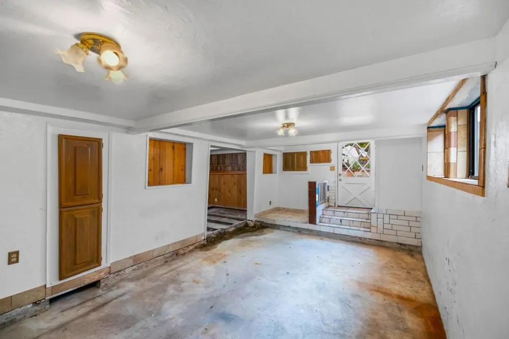 833 Hellam Street Monterey, CA 93940