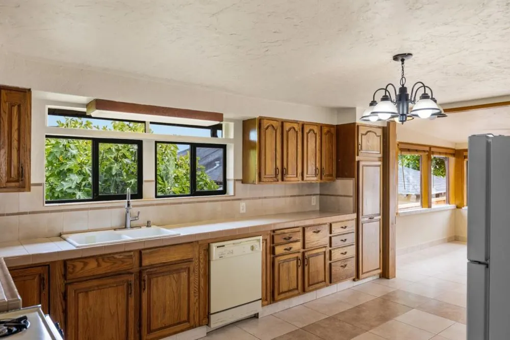 833 Hellam Street Monterey, CA 93940