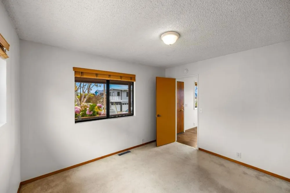 833 Hellam Street Monterey, CA 93940