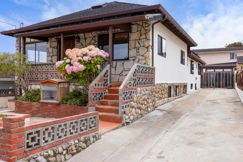 833 Hellam Street Monterey, CA 93940