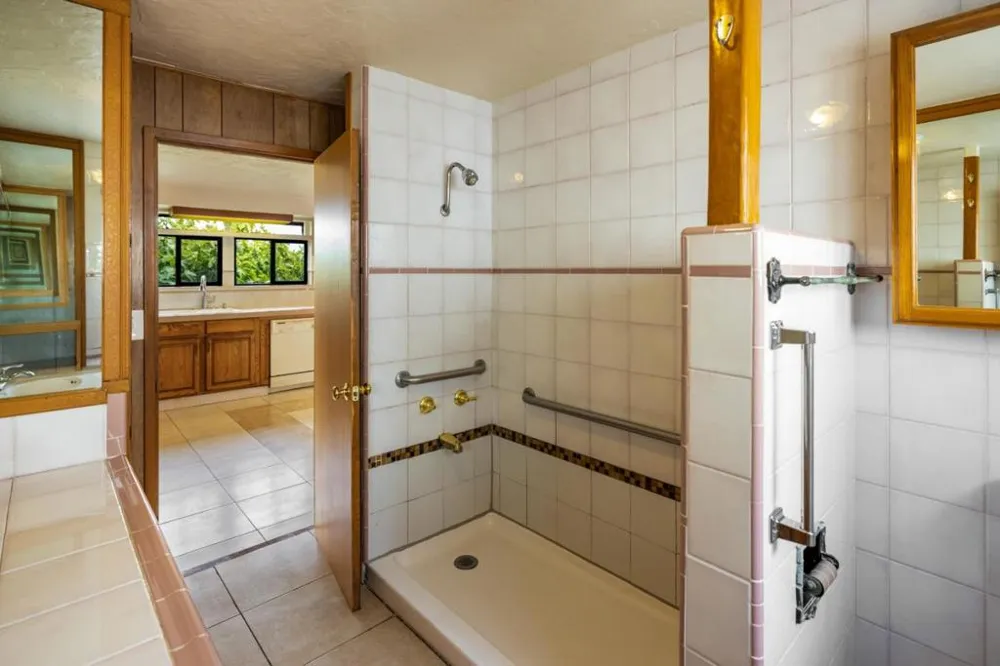 833 Hellam Street Monterey, CA 93940