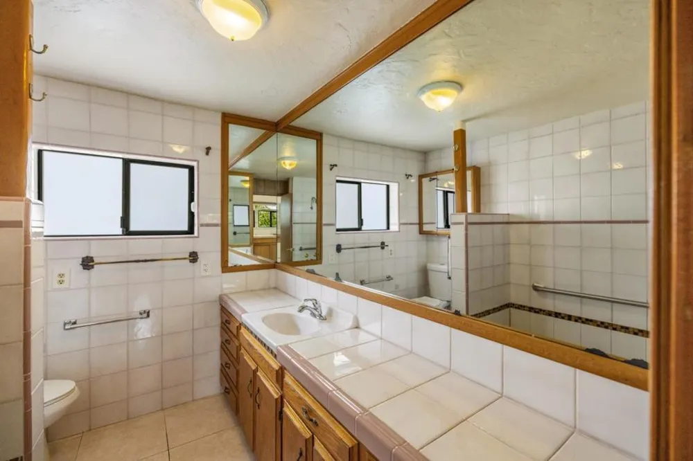 833 Hellam Street Monterey, CA 93940
